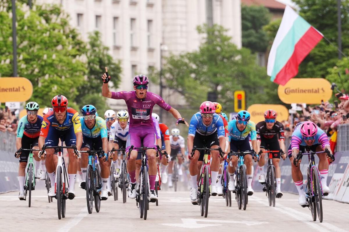 Magnier gana otro esprint de infarto en el Giro de Italia y Silva sigue de líder