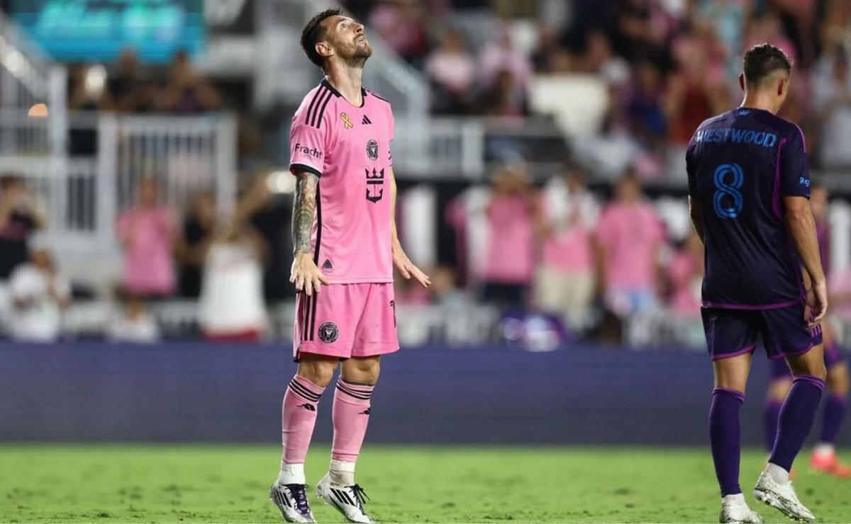 FOTO: Messi y un festejo a lo superhéroe en la MLS. (Foto:NA)