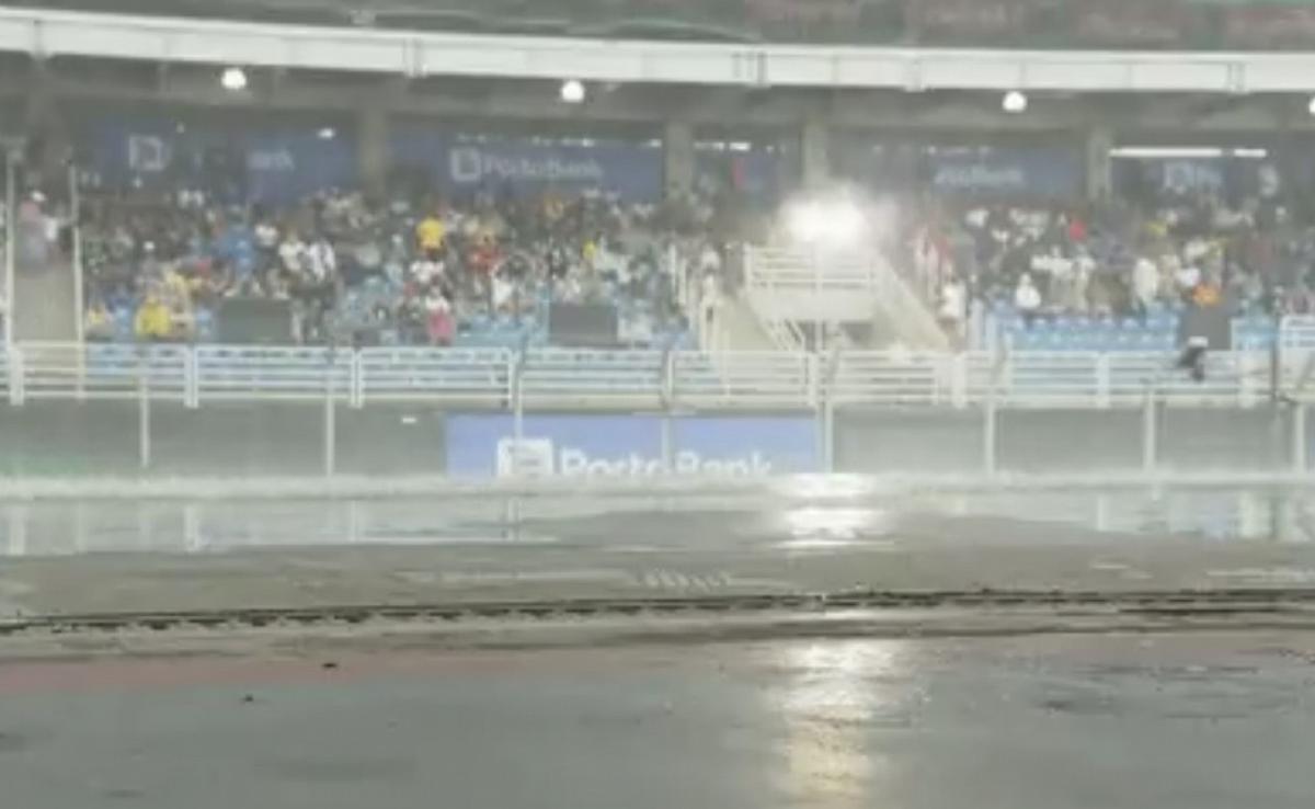 FOTO: Una lluvia torrencial se desató sobre Interlagos en la previa de la clasificación