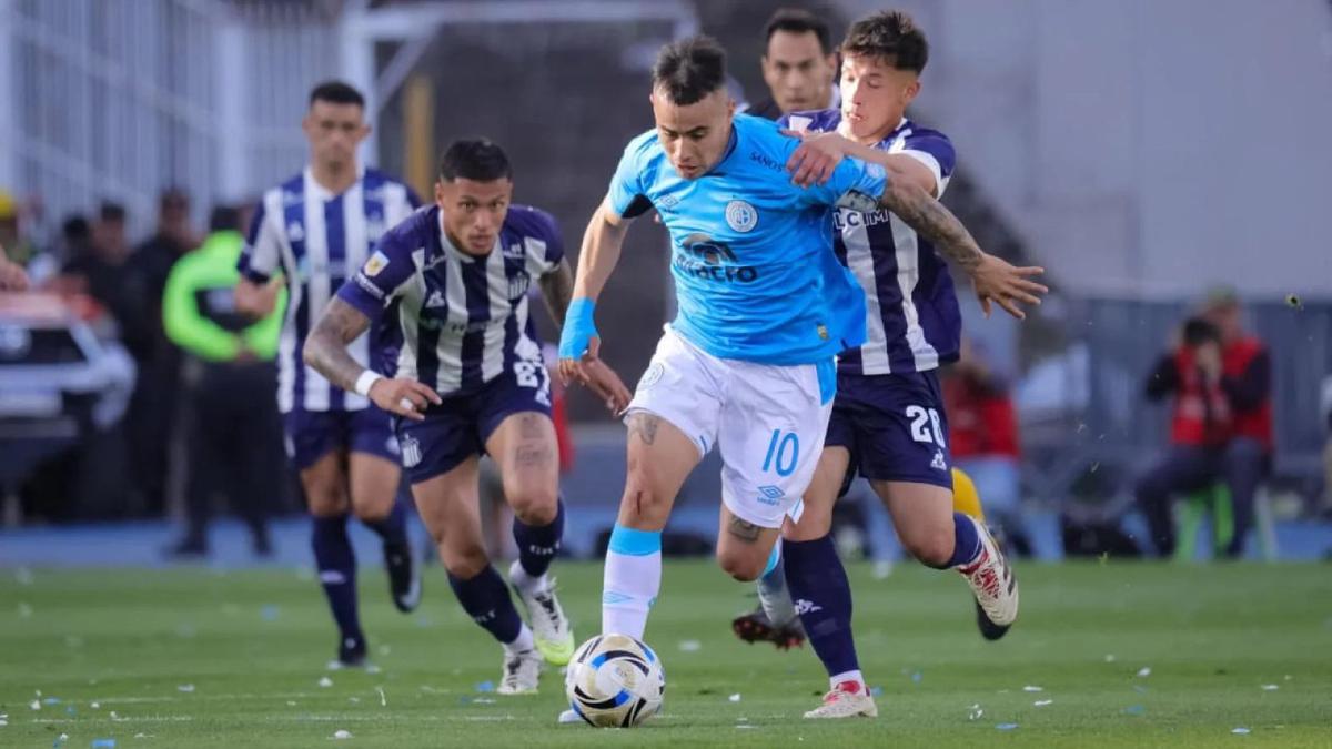 Talleres y Belgrano se enfrentan en un nuevo clásico.
