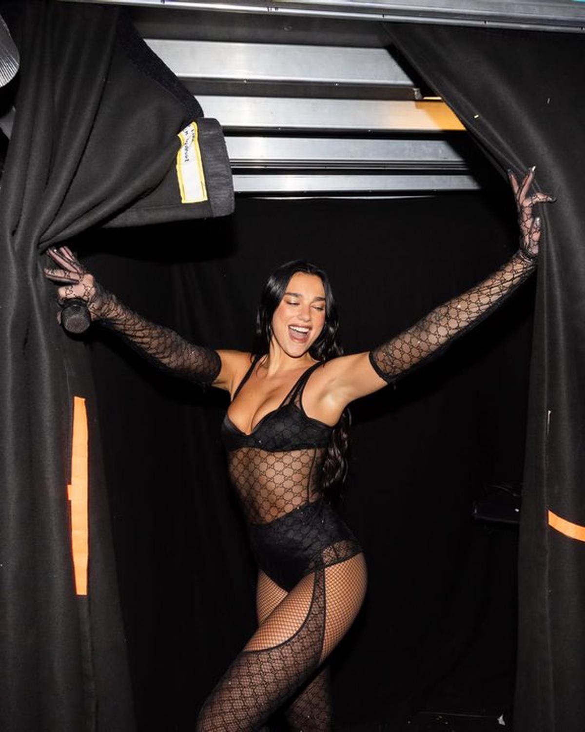 El look viral de Dua Lipa en cola less Foto: AgenciaNA (IG: @dualipa)