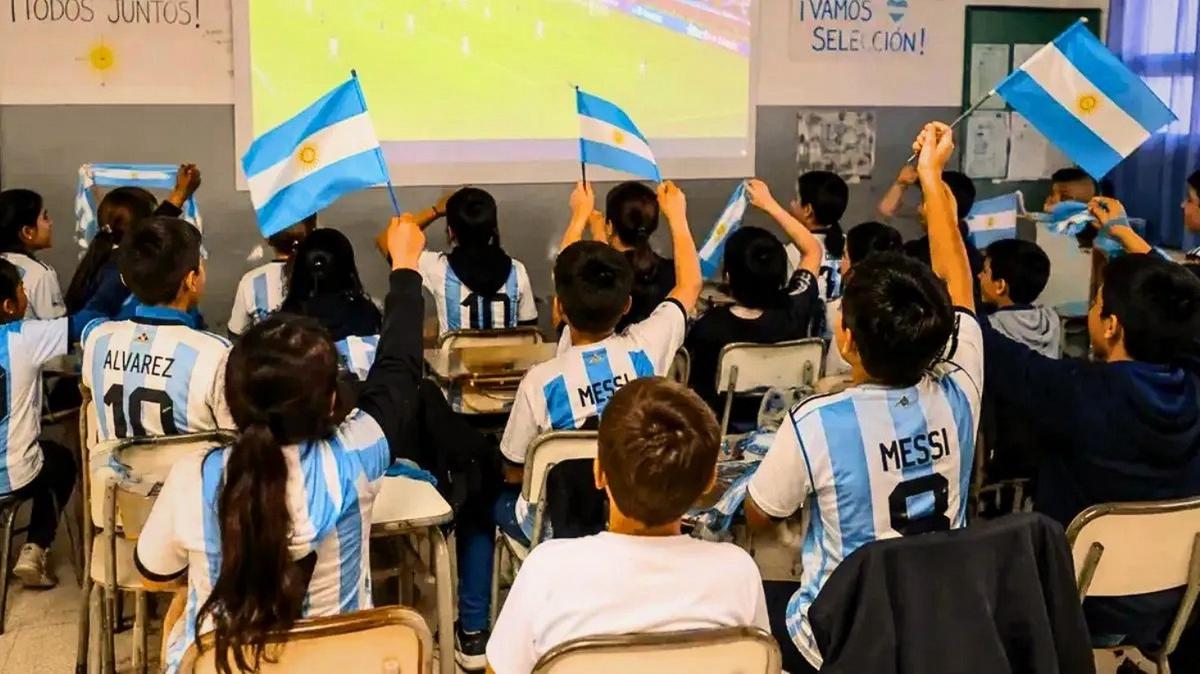 Las escuelas de Mendoza integran el fútbol en la educación