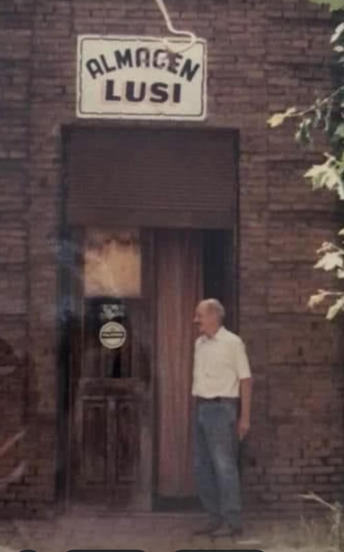 Pedro Lusi años atràs en el frente del Almacèn