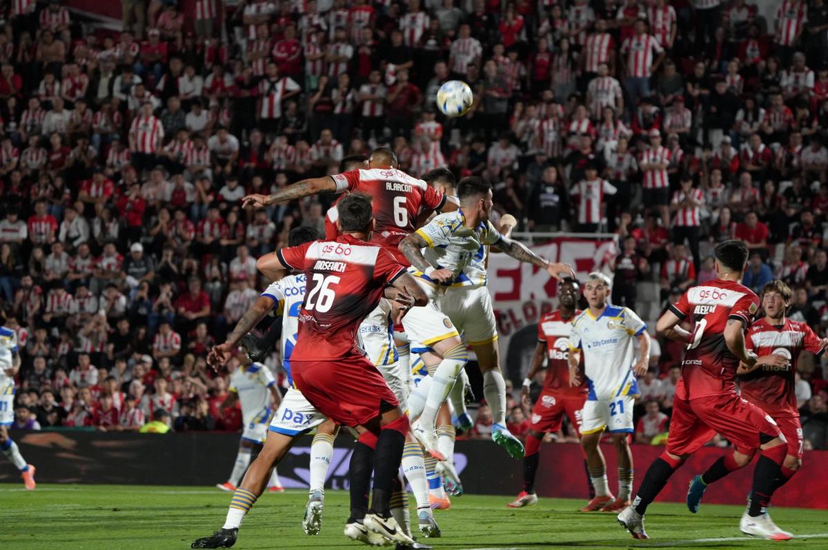 Instituto y Central, un duelo intenso.