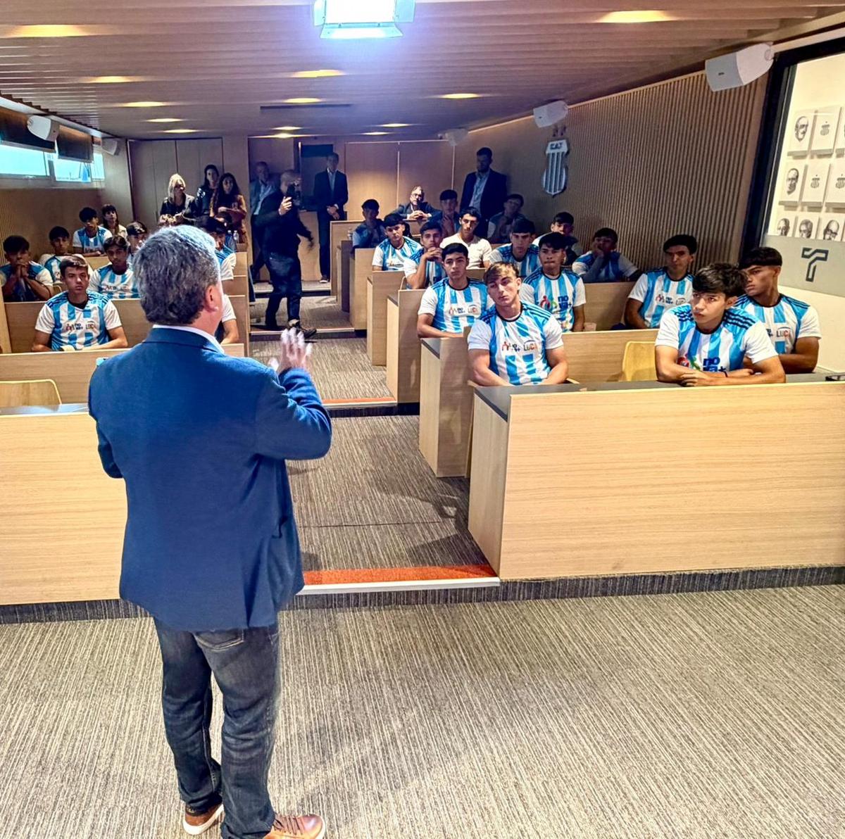 Se capacitó a juveniles de Talleres en el uso de la nueva APP NoVa+ y el sistema Luca