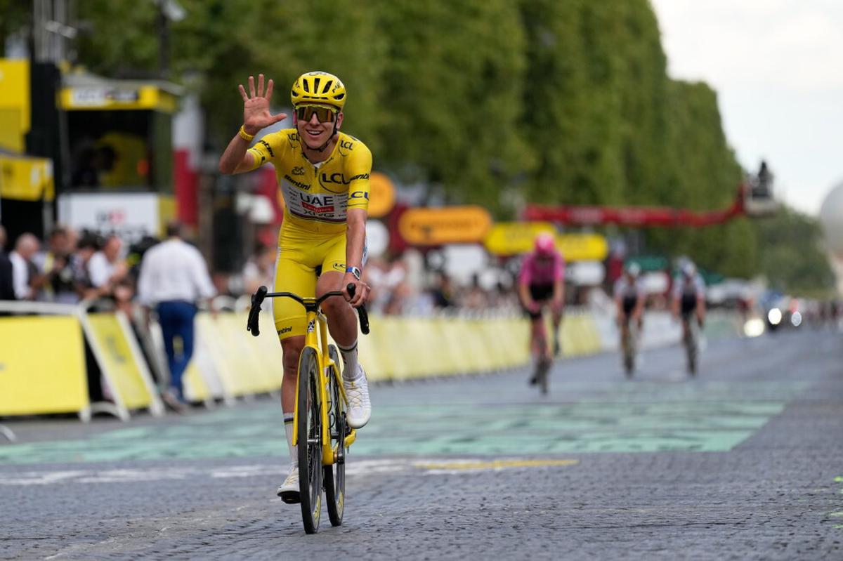 El campeón del Tour Pogacar apunta a ganar la Vuelta a España para completar triplete
