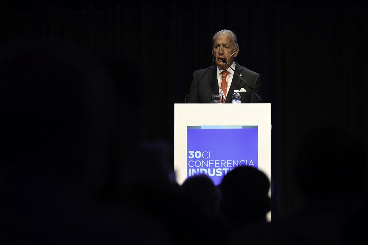 FOTO: Daniel Funes de Rioja, en el discurso de cierre del encuentro de la UIA.