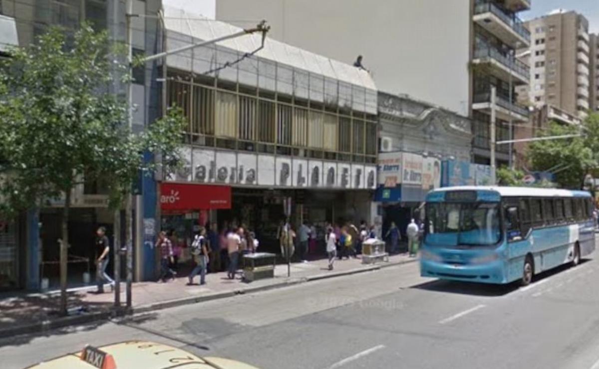 Robó una joyería en Córdoba y dejó una caja con una amenaza de bomba (Foto: Infobae).