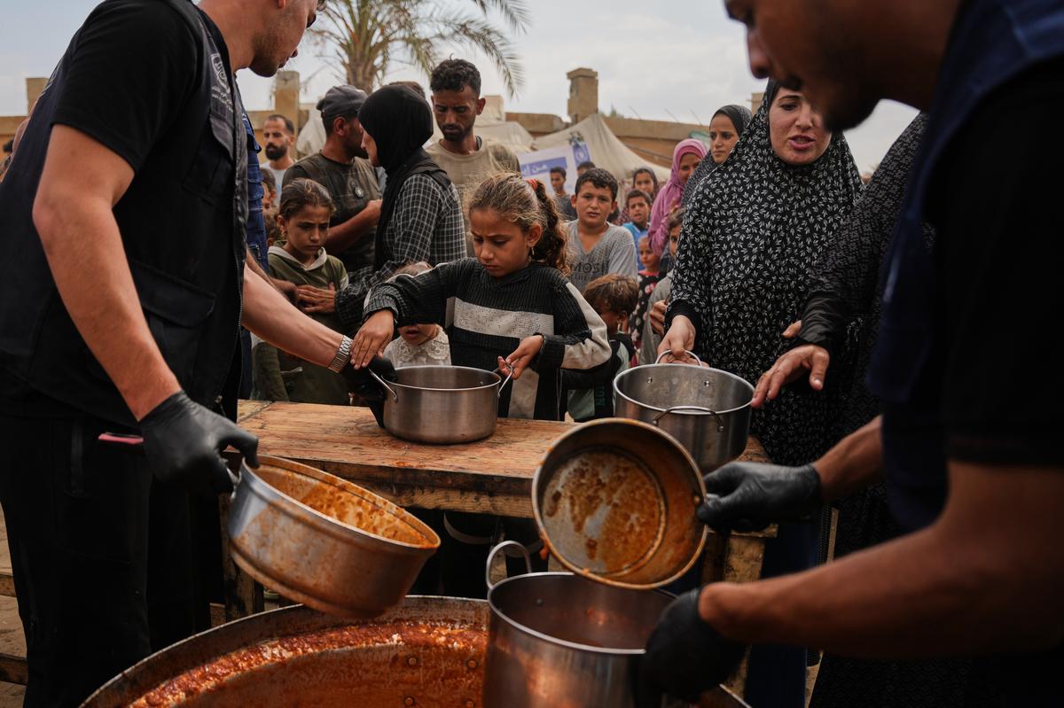 Por falta de fondos, agencia alimentaria de la ONU recorta ayuda en Gaza y Cisjordania