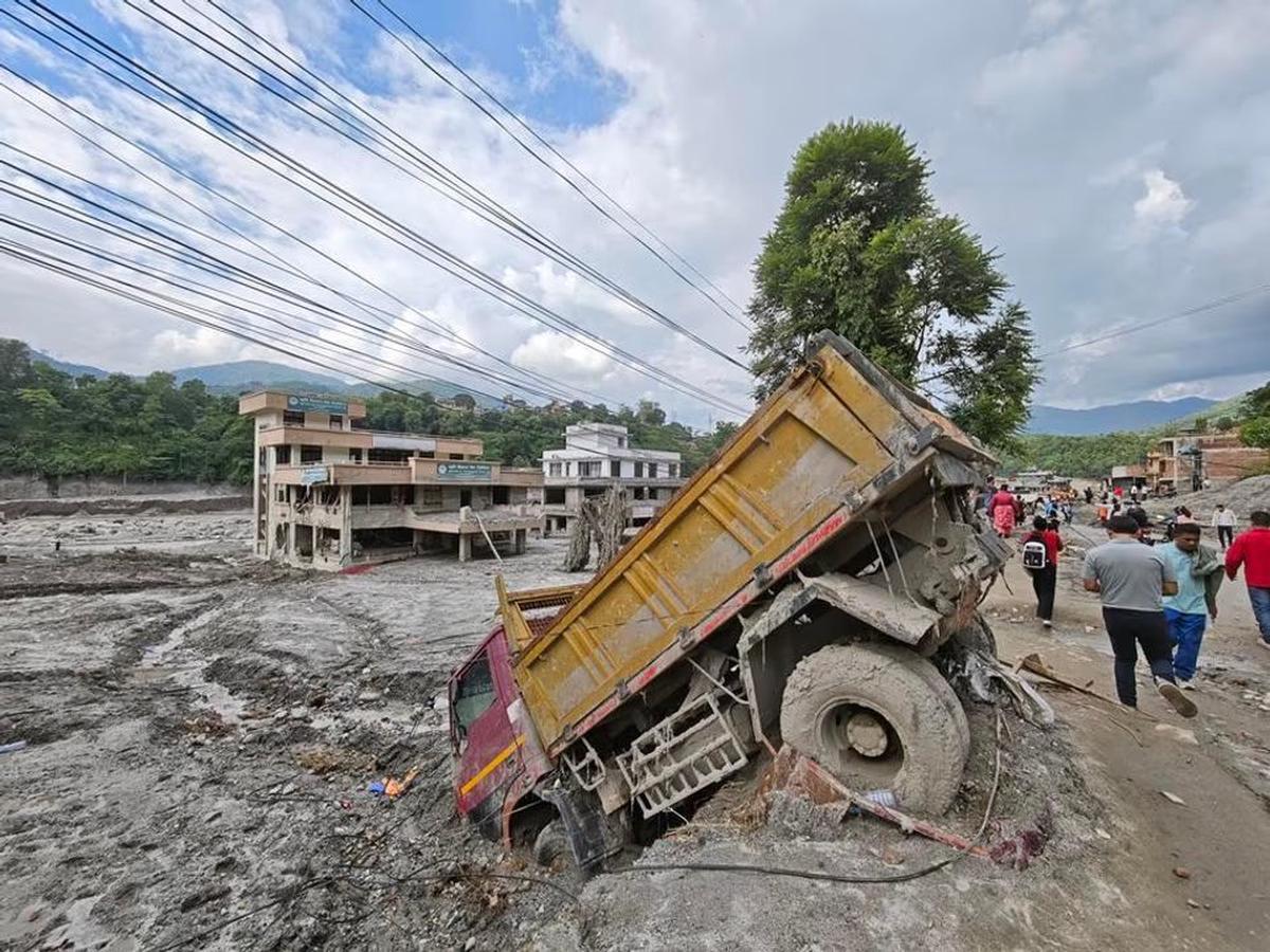 Una zona afectada por la avalancha de lodo en el río Trishuli, en Nuwakot, Nepal.