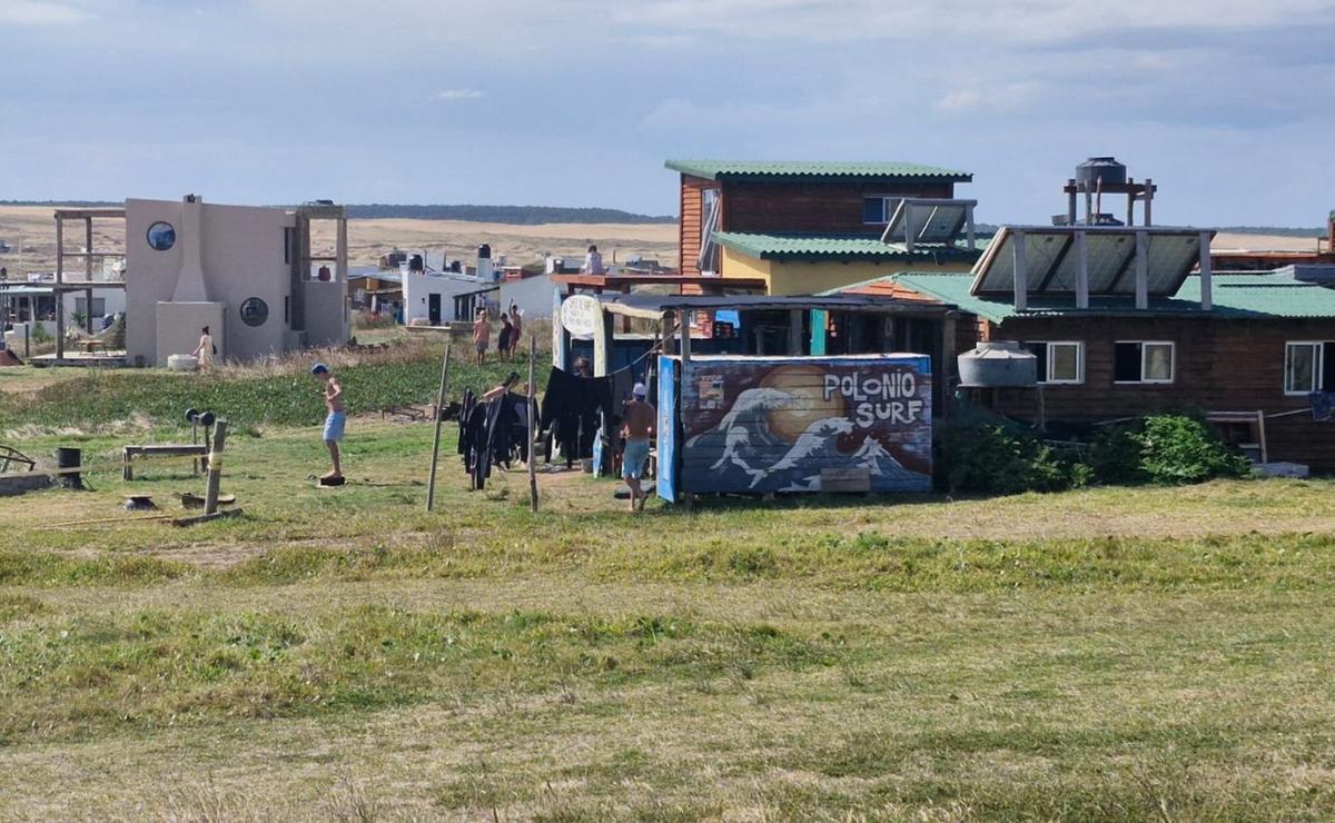 Cómo es Cabo Polonio, el pueblo bohemio que atrae a turistas de todo el mundo.