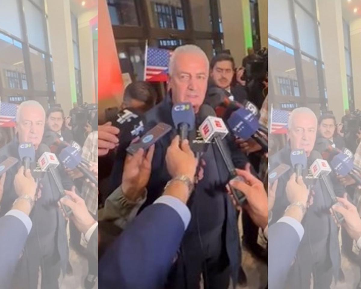 Gustavo Alfaro, al arribar a Estados Unidos para el sorteo.