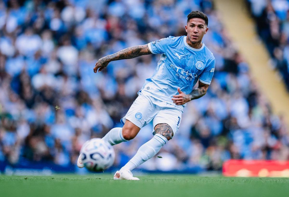 Enzo Fernández debutó en el Manchester City.