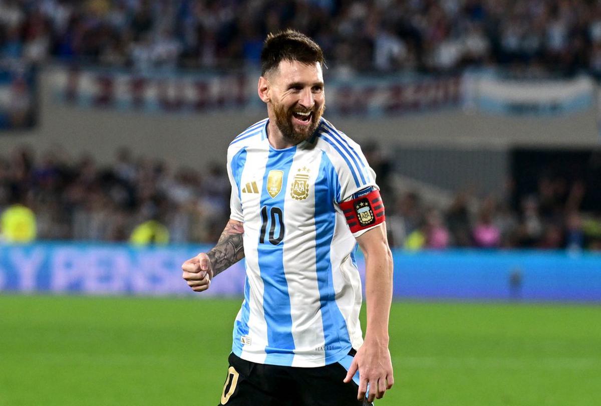 Lionel Messi convirtió tres goles en la victoria de Argentina ante Bolivia.