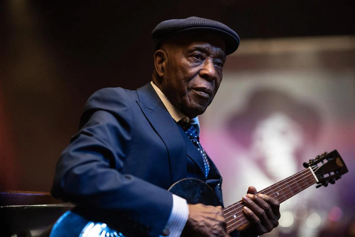 Buddy Guy en su actuación en la película Sinners.