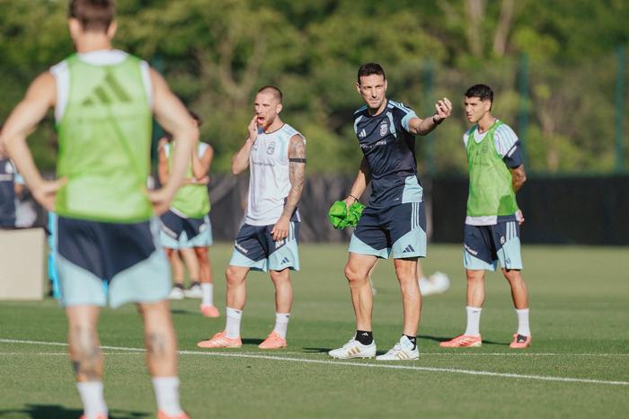 La selección realizó su último entrenamiento antes del esperado debut en Kansas