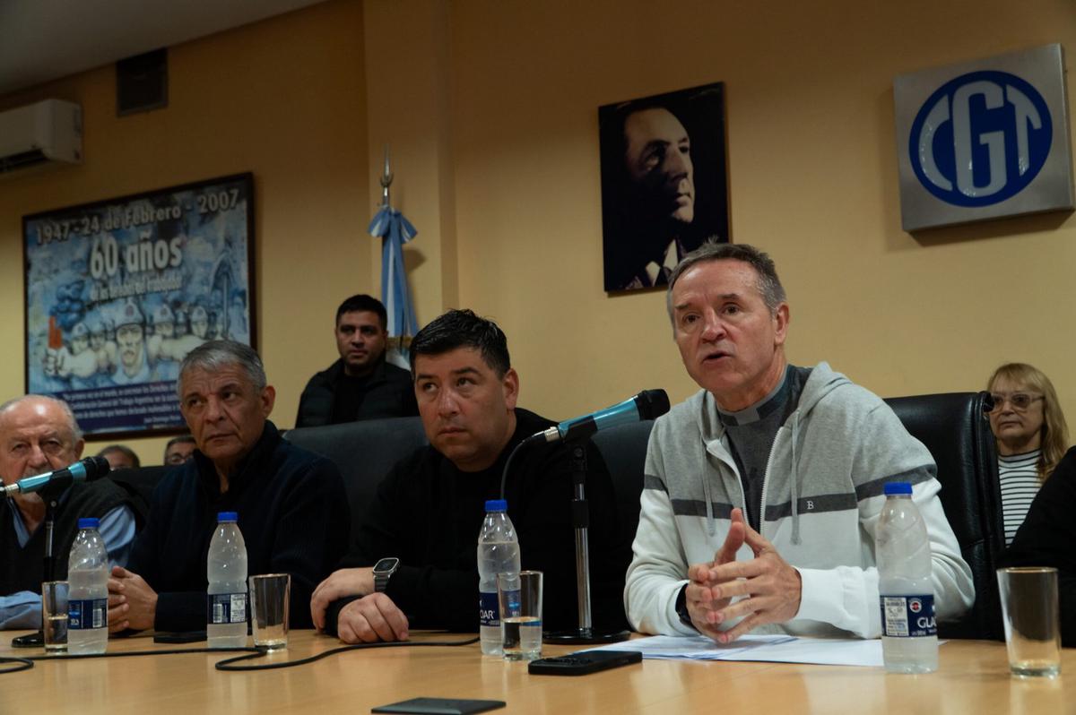 La CGT le pidió al Gobierno una reunión presencial para discutir el aumento del salario mínimo.