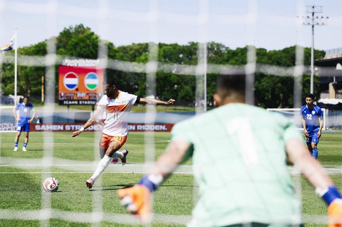 Gakpo, goleador de penal