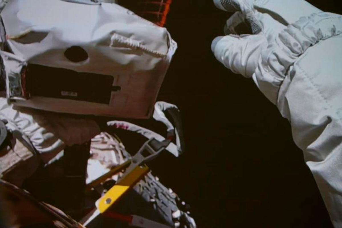 Astronautas en actividad.