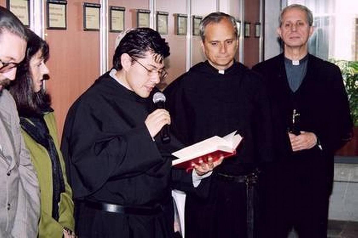 Prevost y Poli en la Biblioteca Agustiniana, en agosto 2004