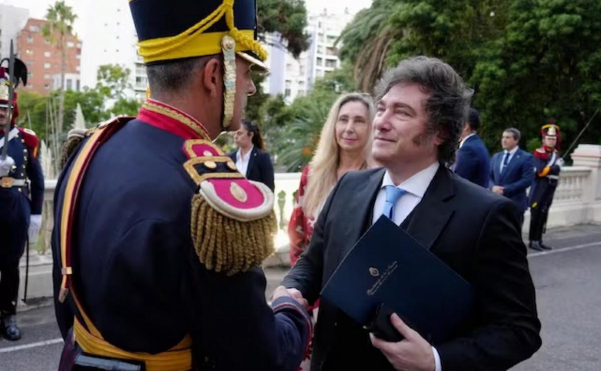 Milei en el acto inaugural del Museo del Regimiento de Granaderos.