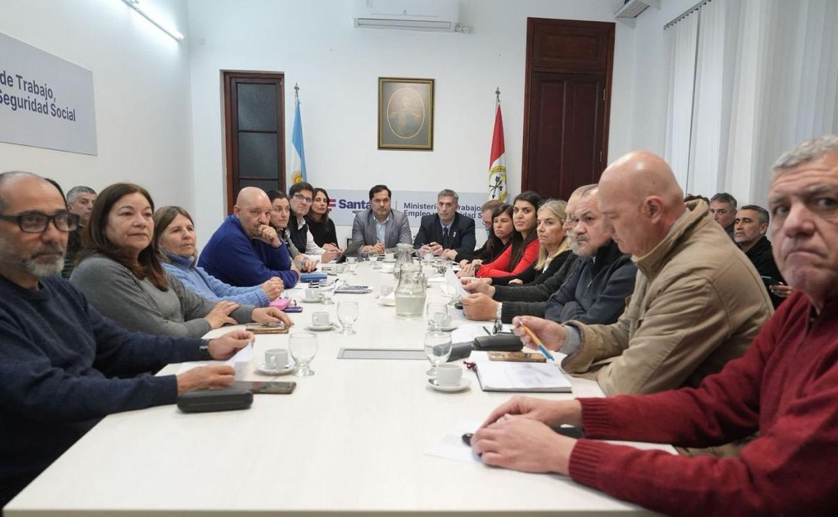 La propuesta para el segundo semestre incluye aumentos escalonados, Fopcid y mínimos garantizados.