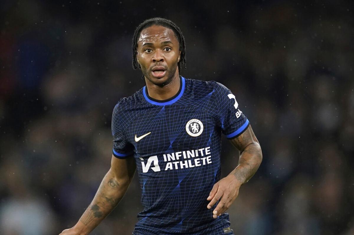 Estrella inglesa Raheem Sterling acusado de conducción peligrosa tras choque en autopista
