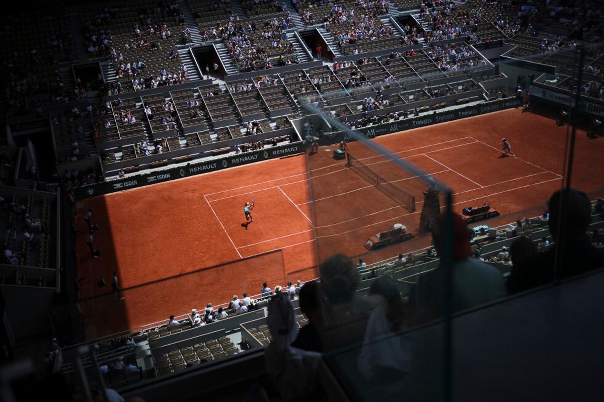 Kostyuk estira su racha de victorias en arcilla y se cita con Swiatek en octavos de Roland Garros