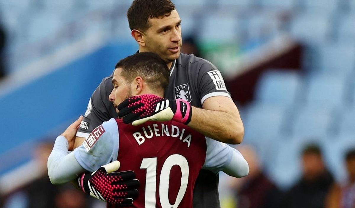 Dibu Martínez, referente de Aston Villa.