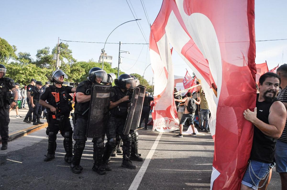 Incidentes en el Puente Centenario de Córdoba.