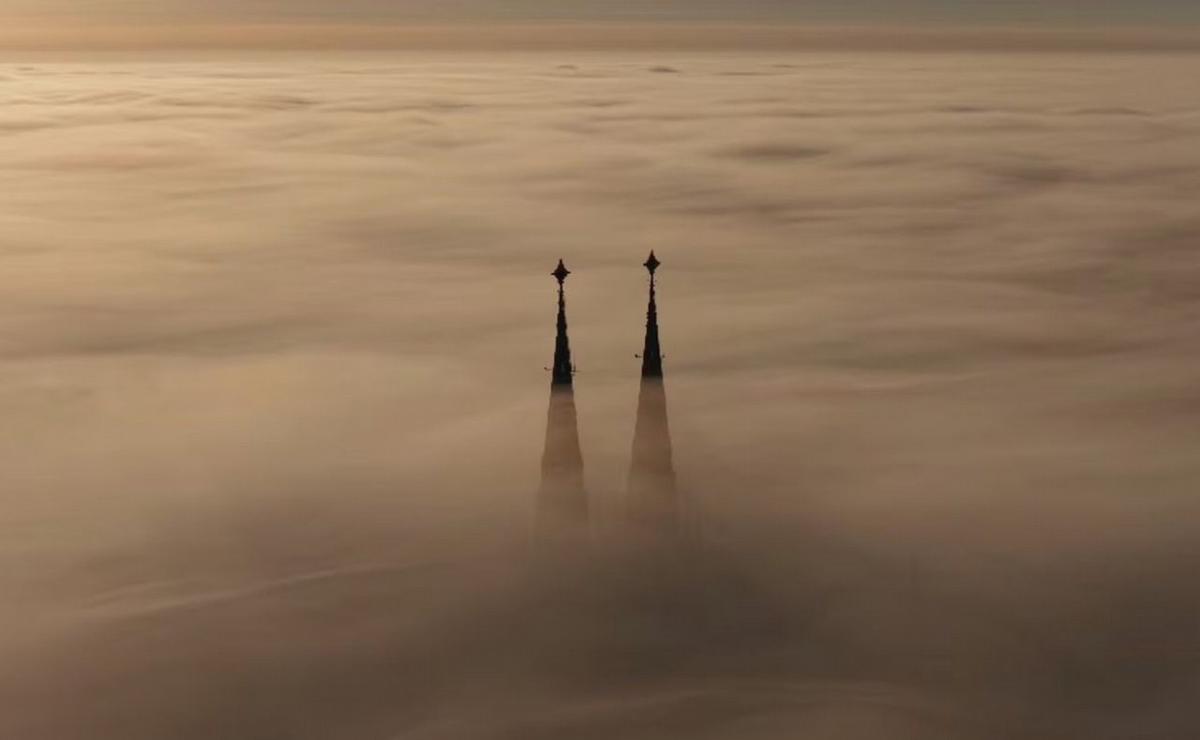 La basílica de Luján, envuelta en niebla: las impactantes imágenes.