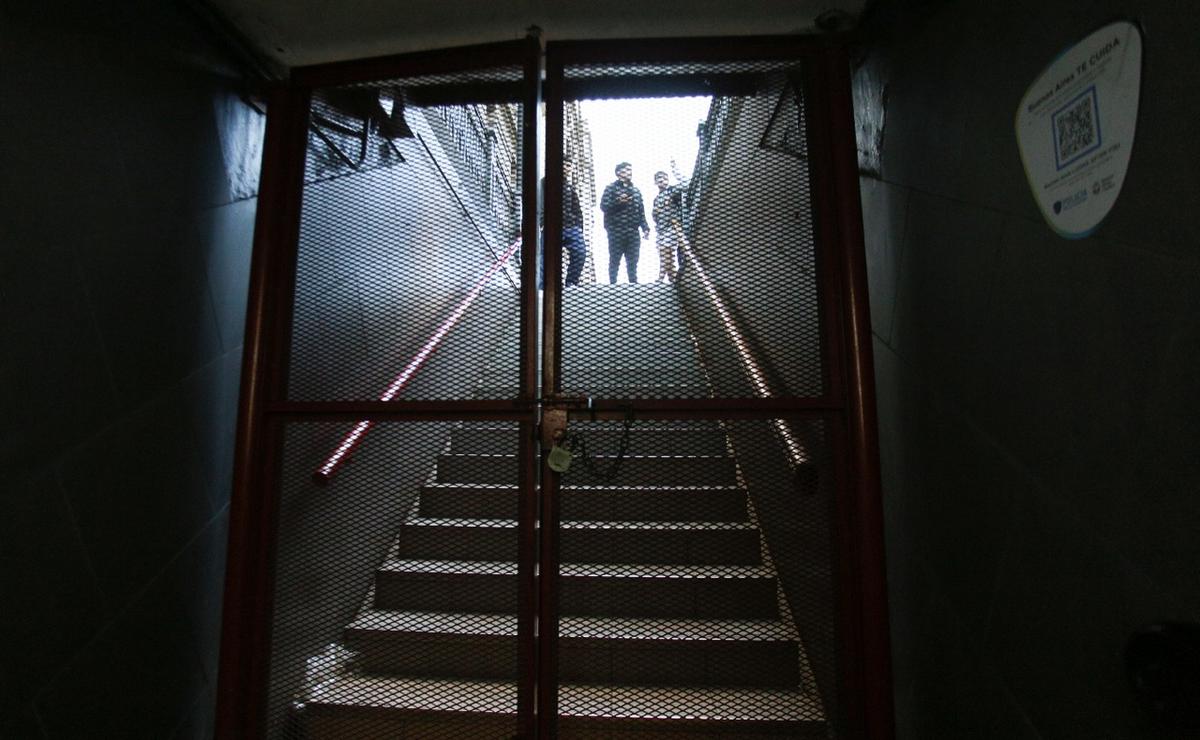 FOTO: El subte afectado por el apagón.