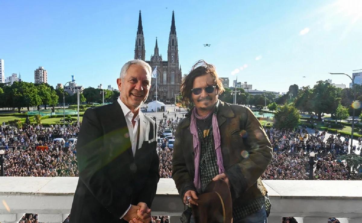Julio Alak y Johnny Deep.