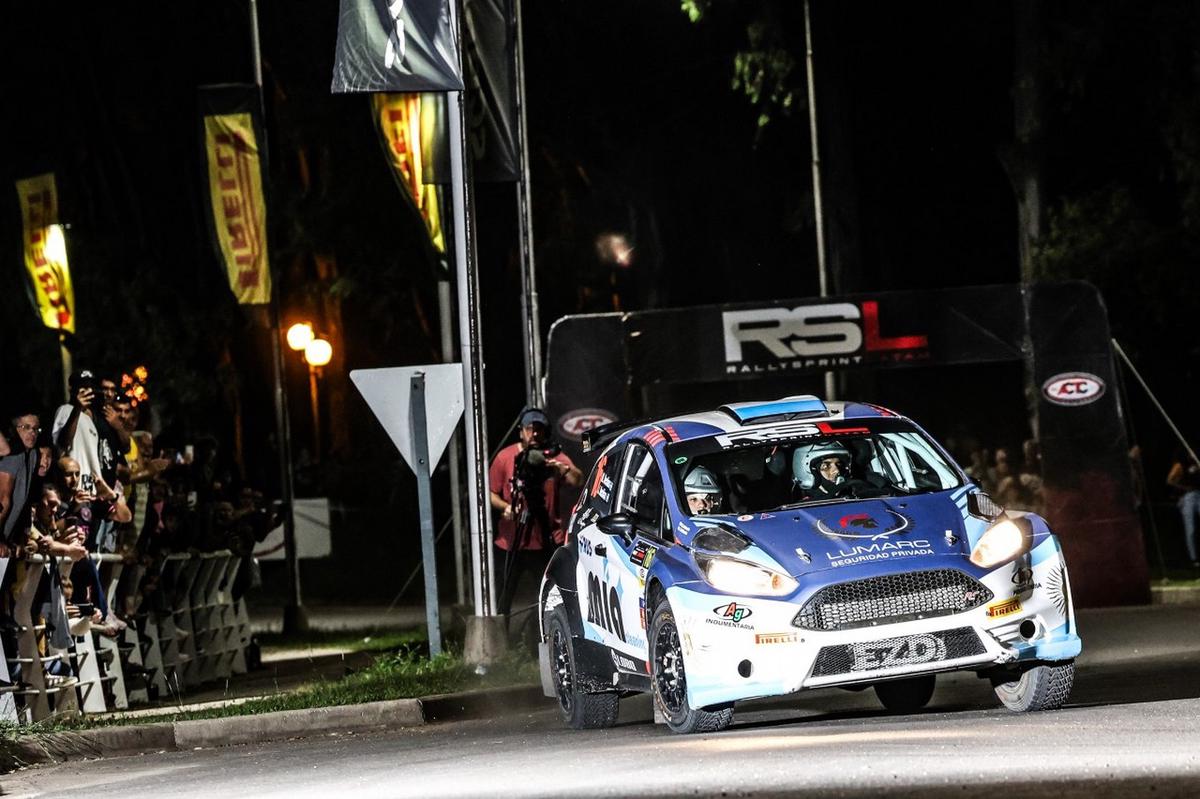 FOTO: ¿Los favoritos? Los campeones argentinos Scuncio-Roman muy fuerte con su Skoda Fabia