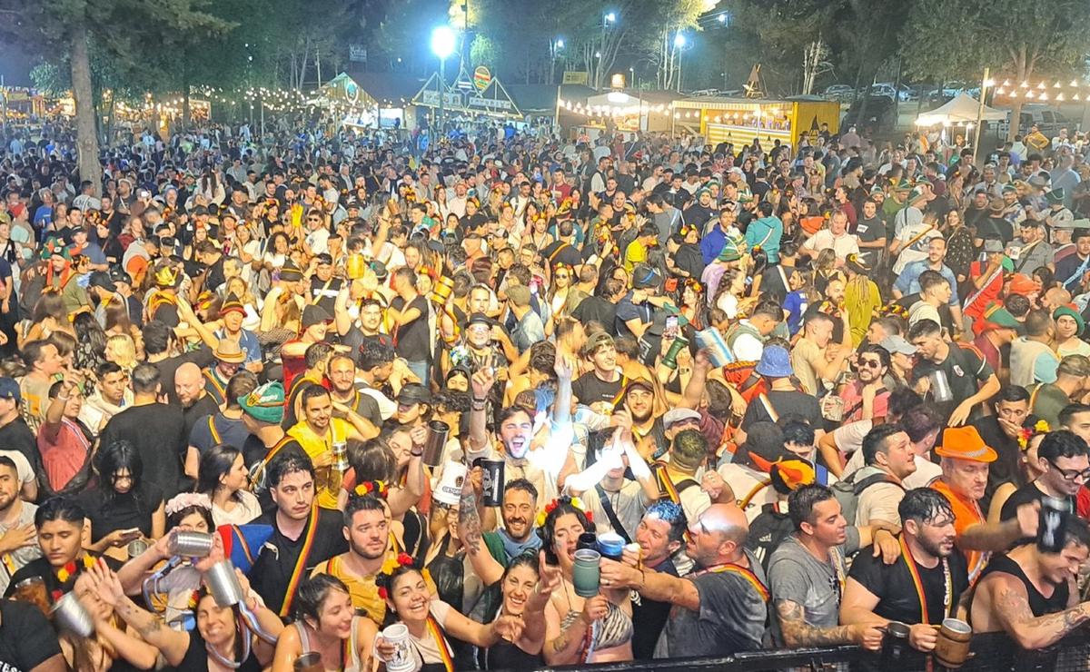 FOTO: El festejo del Oktober Fest este sábado.