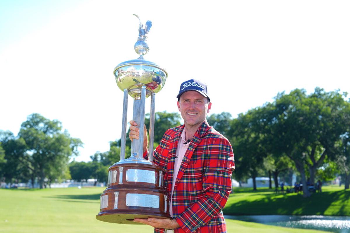 Russell Henley hace birdie en el desempate y vence a Eric Cole en Colonial tras 3 birdies al final