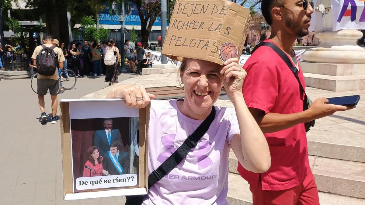 La marcha por la emergencia en discapacidad se desarrolló en el centro cordobés.