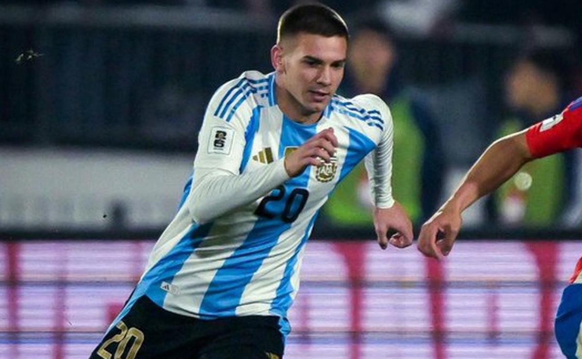 Mastantuono fue elegido como uno de los 10 mejores futbolistas Sub-20 del mundo.