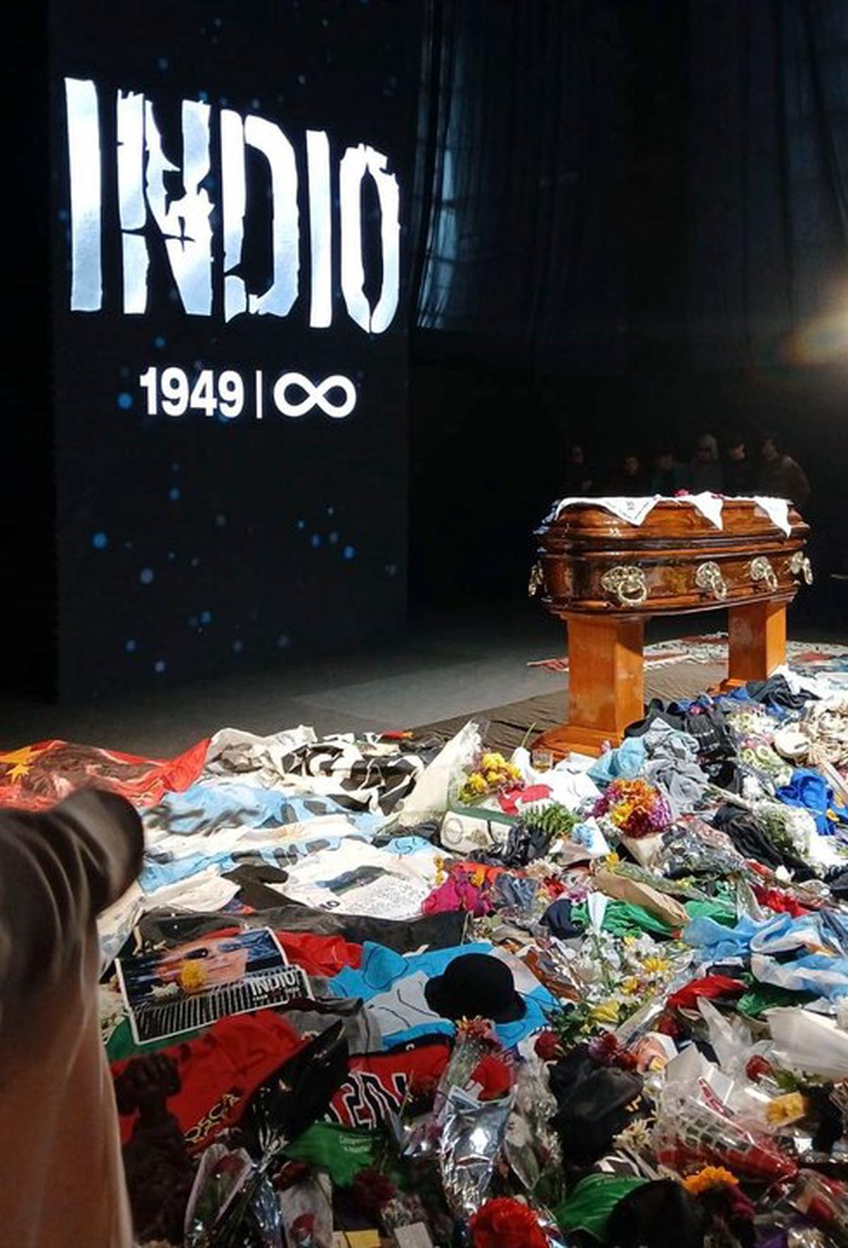 La familia del Indio Solari agradece a los fans y pide una despedida en paz