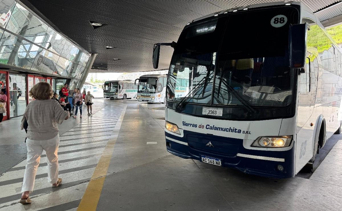 FOTO: Subió el transporte interurbano en Córdoba. (Foto: Octavio Liberali/Cadena 3)