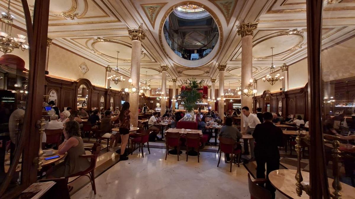 La Confitería La Ideal, un ícono de Buenos Aires.