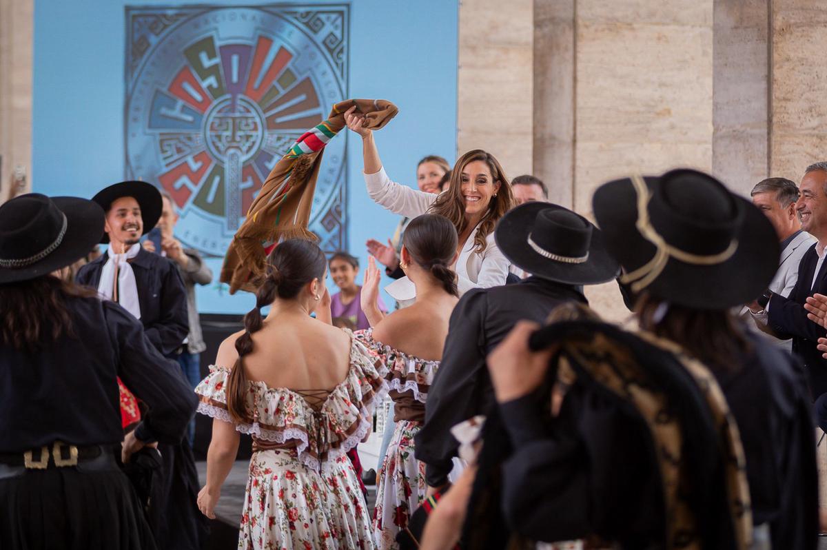El Festival Nacional de Folklore de Cosquín  presentó en Rosario una nueva edición. 