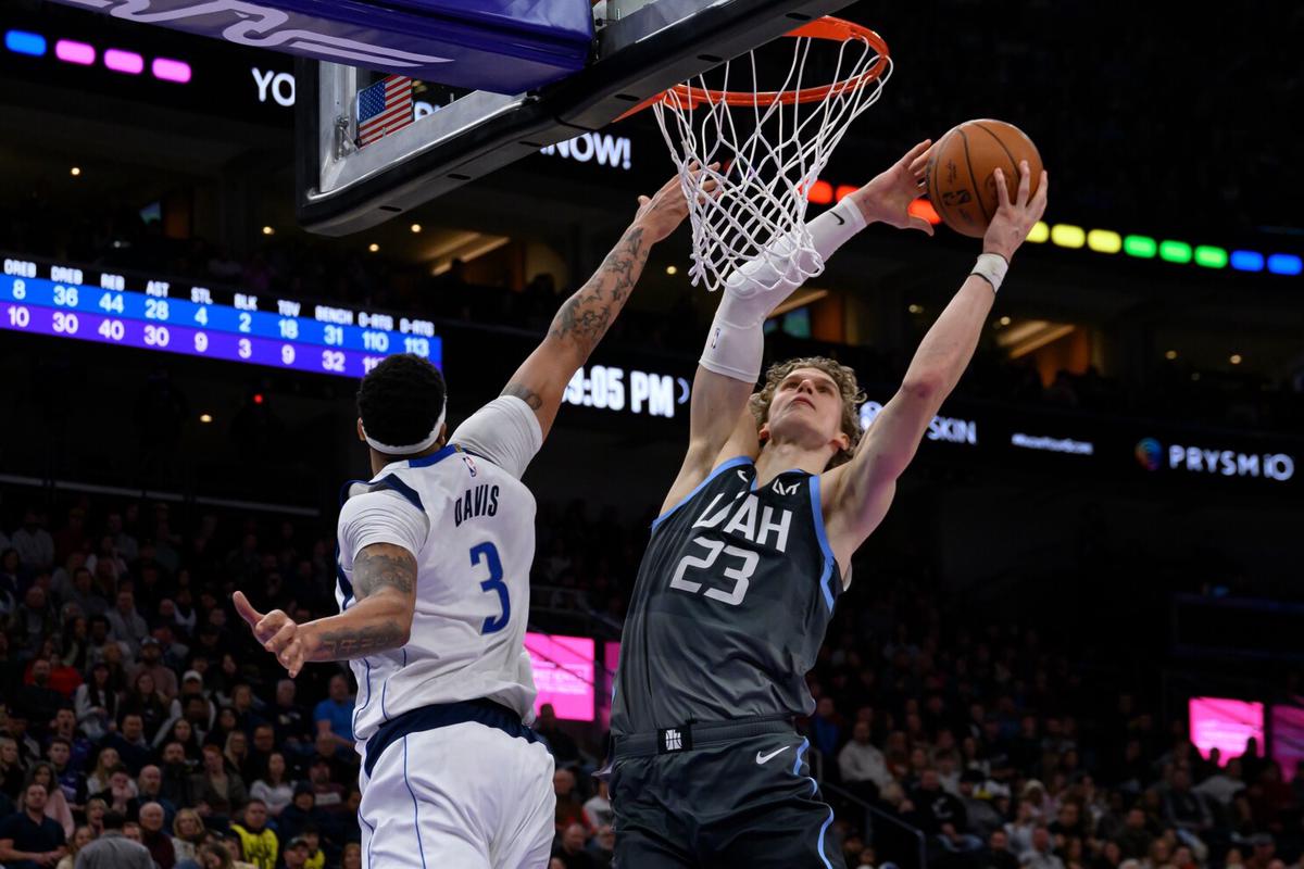 Lauri Markkanen anota 33 puntos y guía a Jazz a victoria 116-114 sobre Mavericks
