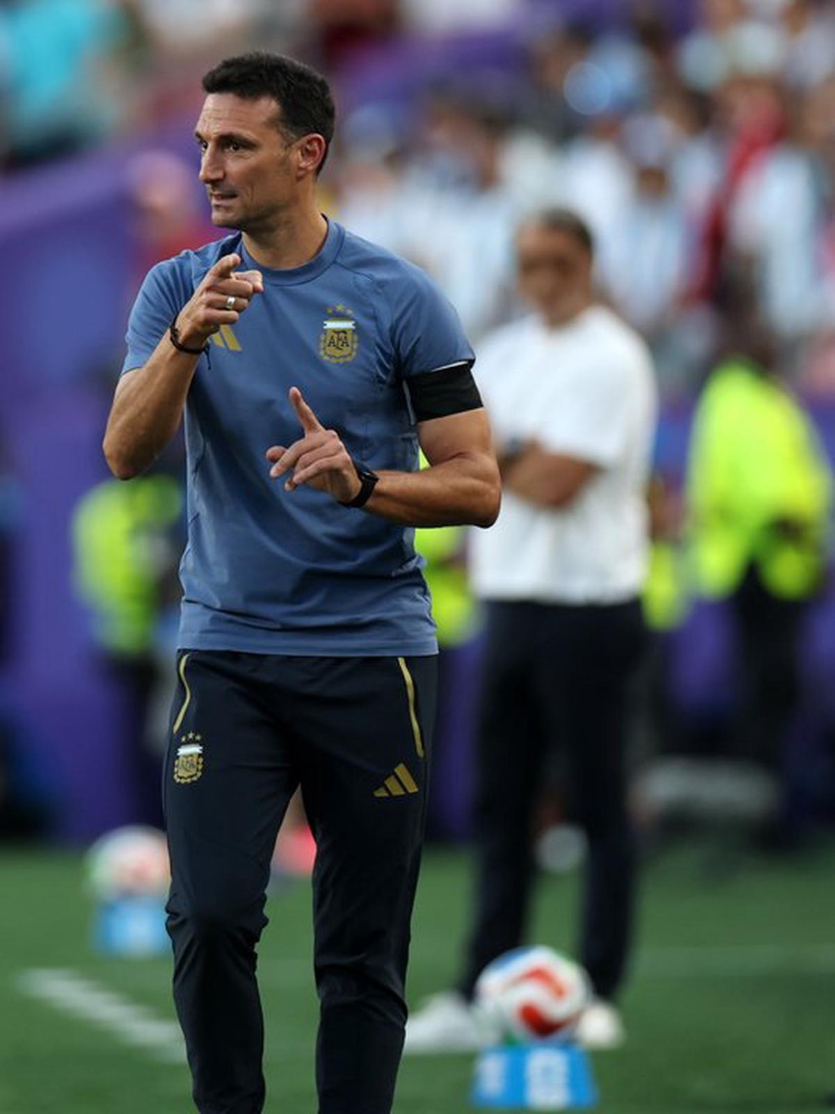 Lionel Scaloni durante el encuentro entre la Selección argentina y Suiza.