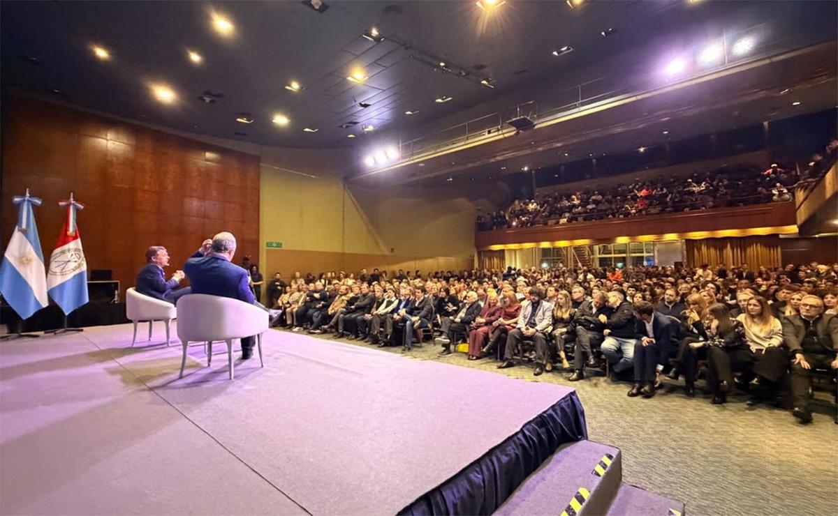 Con Sergio Massa invitado, Diego Giuliano presenta en Rosario 