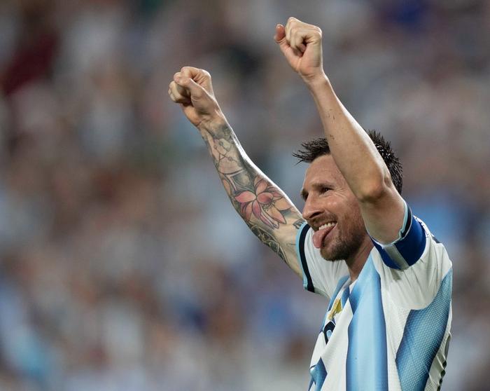 Ronaldo: "Es hora de que el mundo acepte que Messi es el mejor de todos"