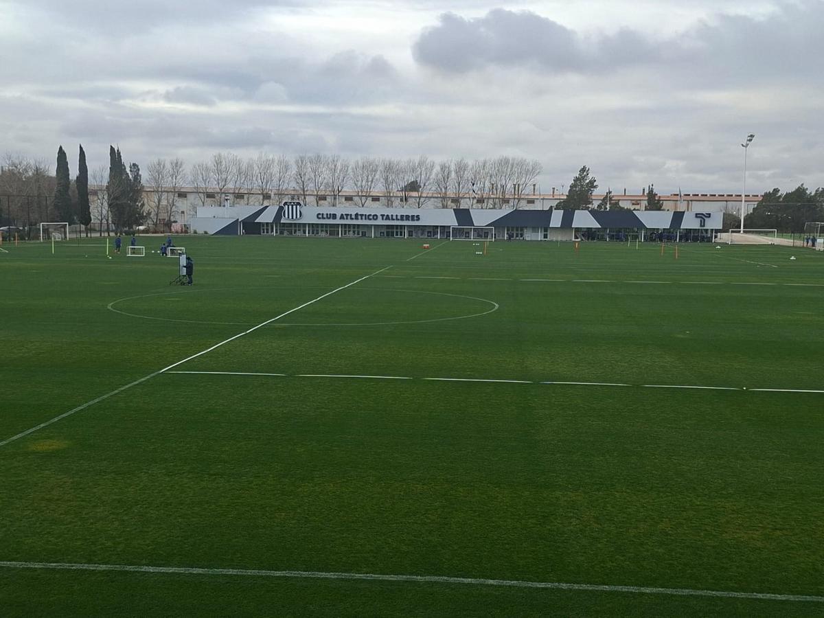 El plantel albiazul entrenó en el CARD junto a sus socios.