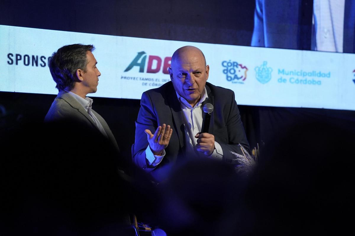 FOTO: Luis Fernández Echegaray y Sergio Berensztein, en el Forum Pyme.