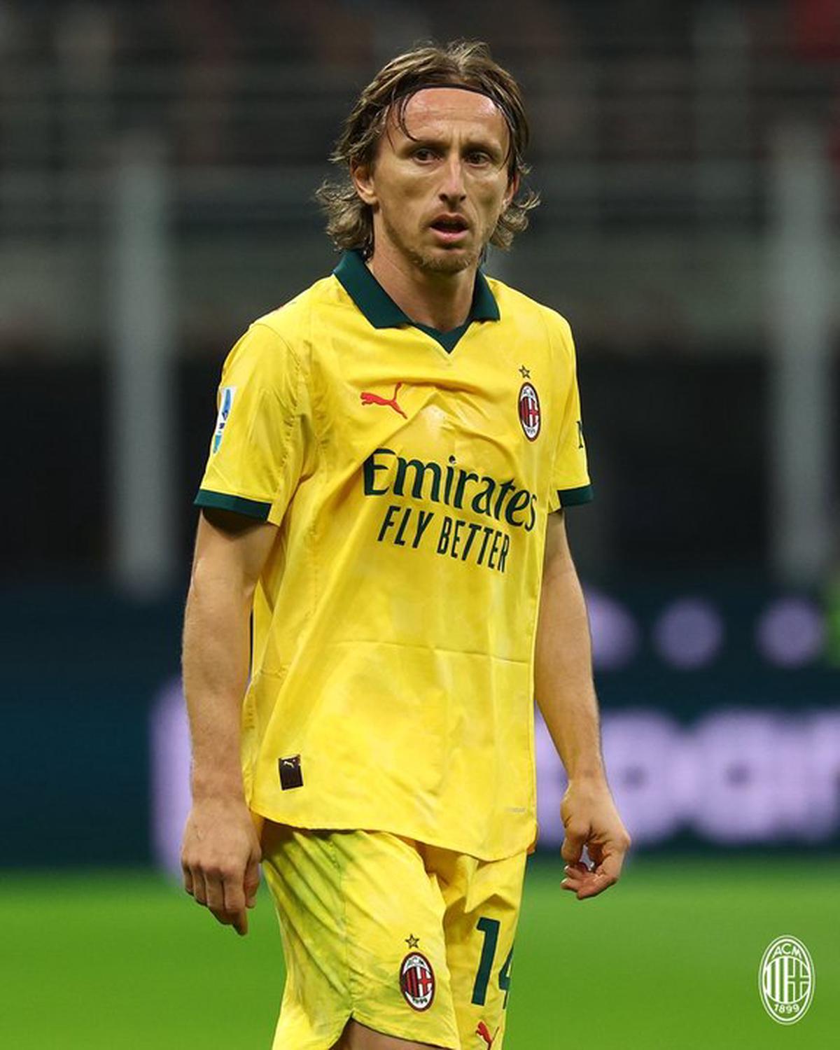 Milan enfrenta al Pisa en la apertura de la fecha 8 de la Serie A.