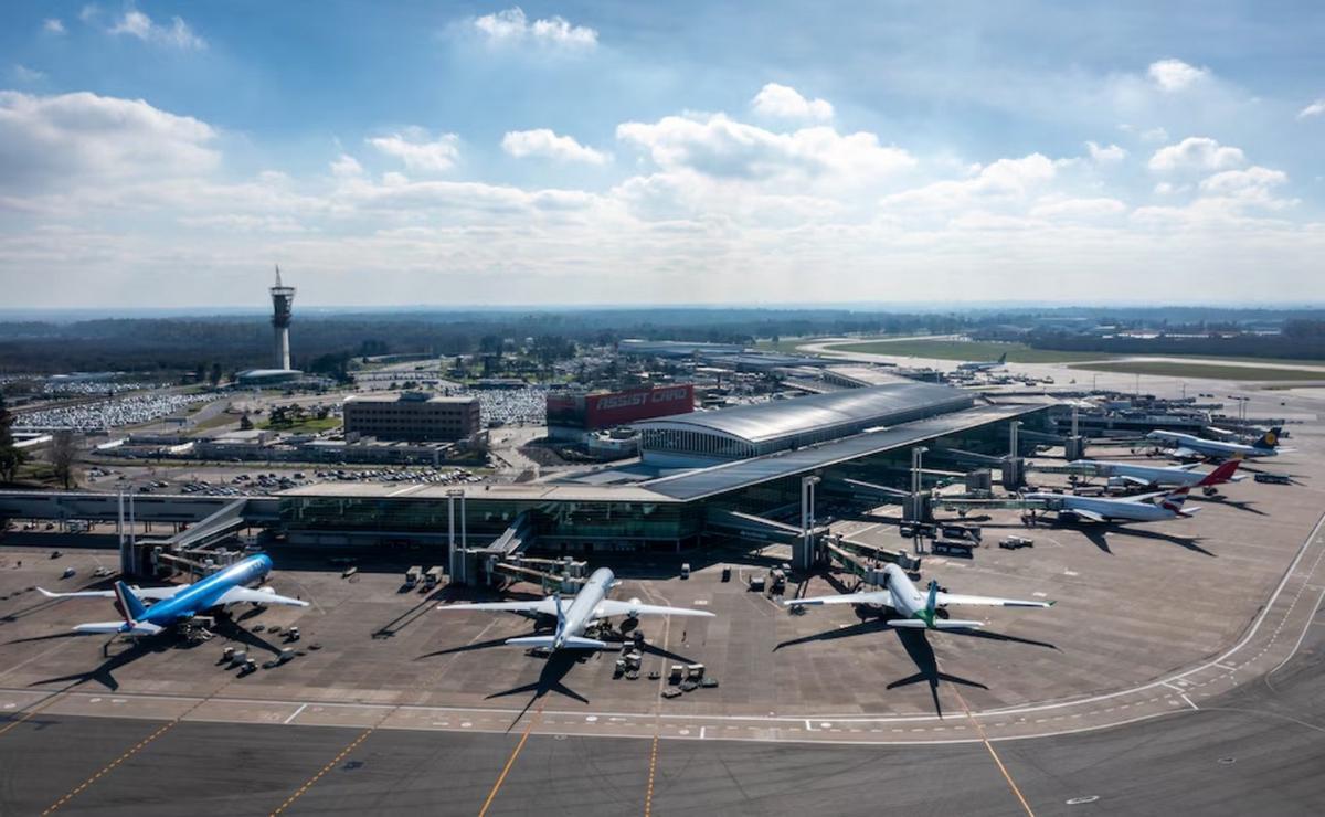 El Aeropuerto de Ezeiza reduce su operatividad: 14 aerolíneas suspenden vuelos y 16 adaptan rutas.